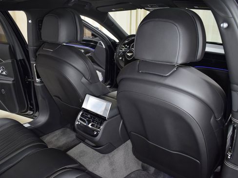 Certified 2020 Bentley Flying Spur W12 image 23