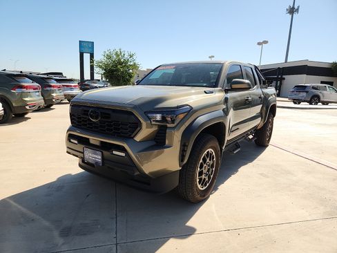 Used 2024 Toyota Tacoma TRD Off-Road AWD/4WD image 3