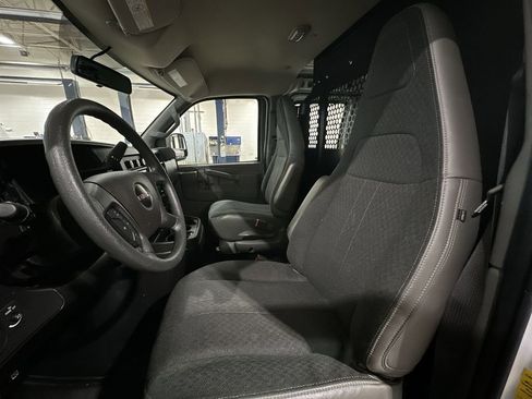 Used 2024 GMC Savana 2500 w/ Driver Convenience Package image 13