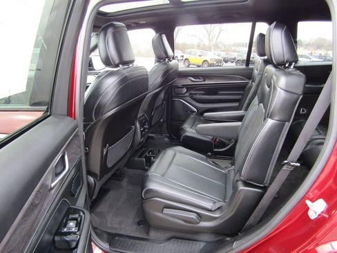 Used 2022 Jeep Grand Cherokee L Overland w/ Off Road Group AWD/4WD image 34
