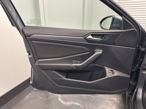 Used 2024 Volkswagen Jetta SE image 16