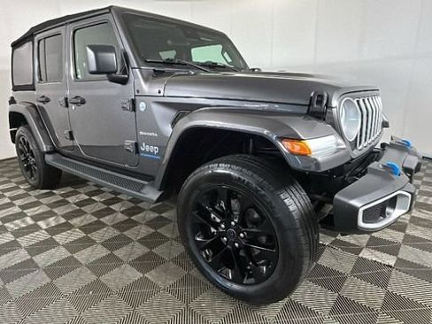 Used 2024 Jeep Wrangler Unlimited Sahara AWD/4WD image 2