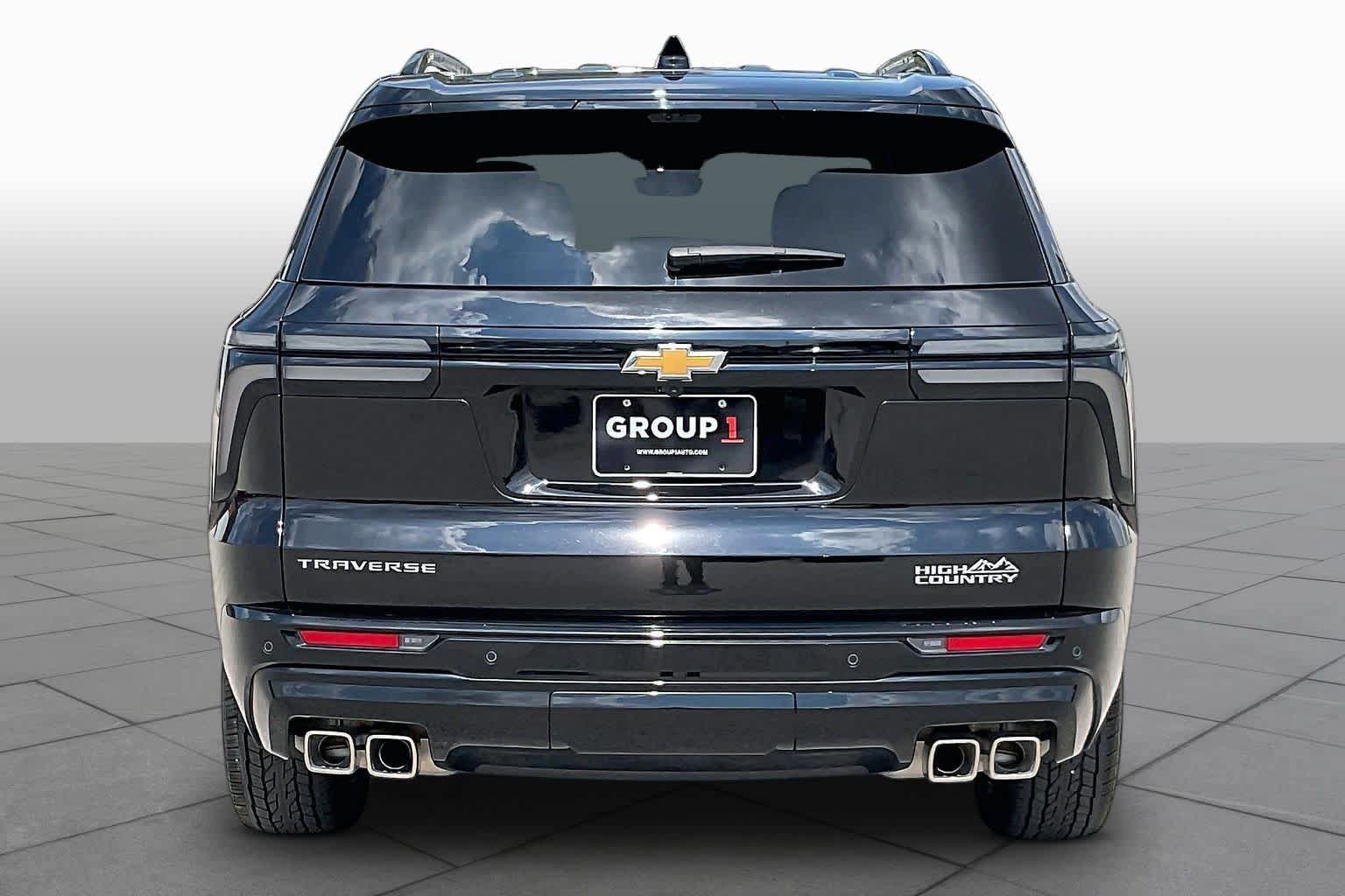 Used 2026 Chevrolet Traverse High Country FWD image 5
