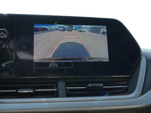 Used 2025 Chevrolet Trax RS w/ Sunroof Package FWD image 14