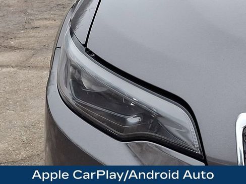 Used 2019 Jeep Cherokee Limited image 12