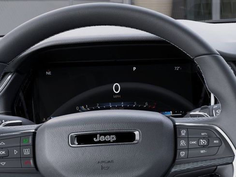 New 2025 Jeep Grand Cherokee L Laredo image 17