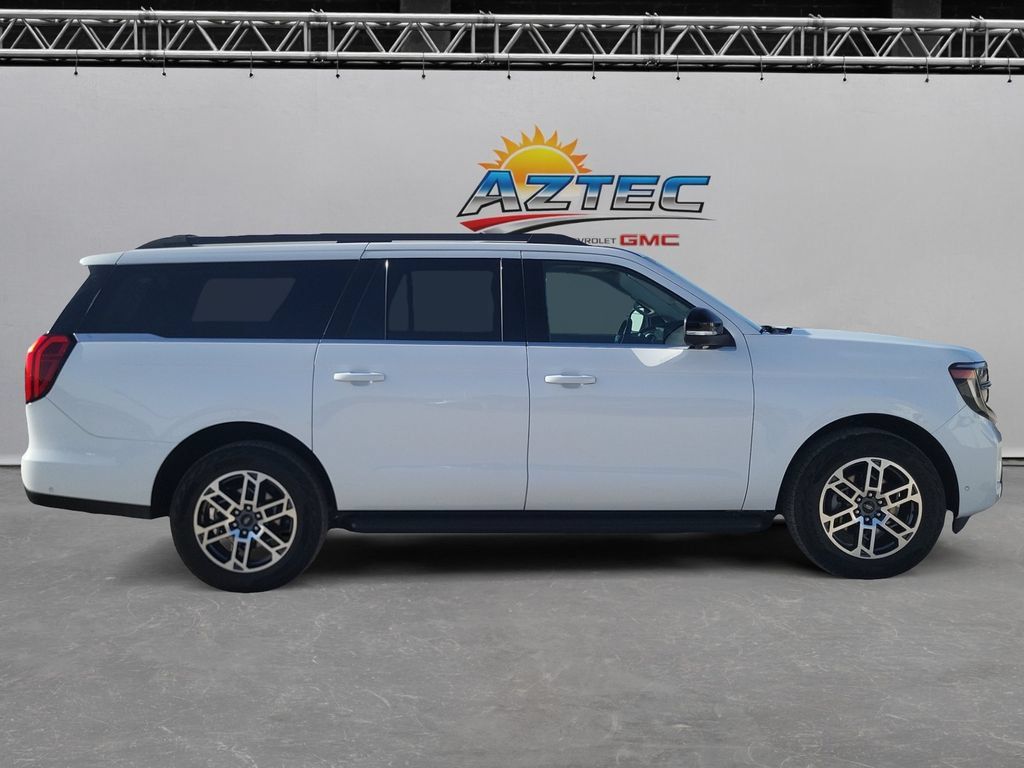 Used 2025 Ford Expedition Max Active AWD/4WD image 4