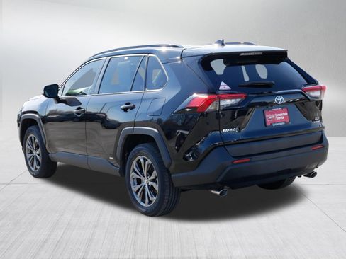Certified 2022 Toyota RAV4 XLE Premium image 5