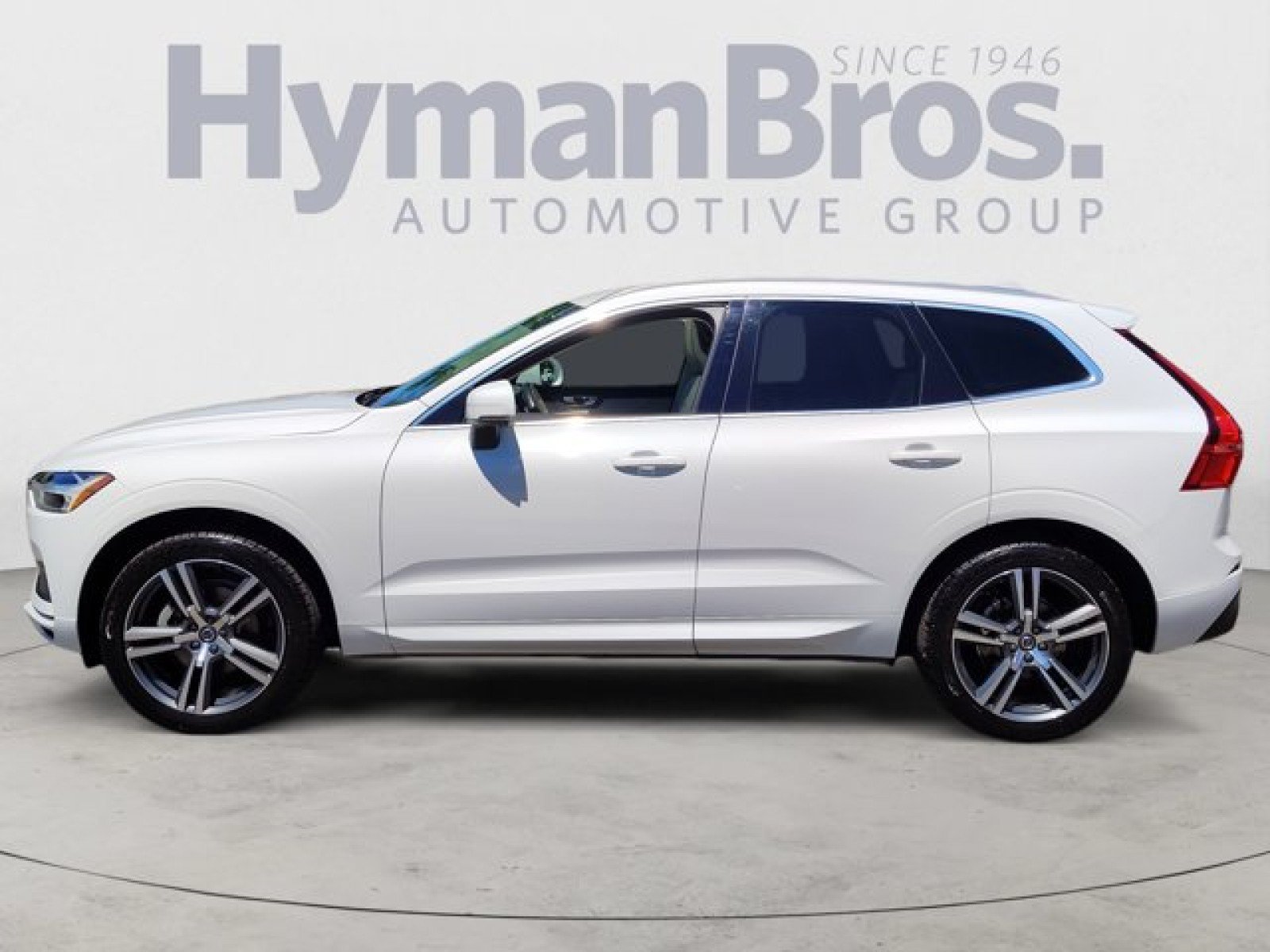 Used 2020 Volvo XC60 T5 Momentum w/ Protection Package Premier AWD/4WD image 6