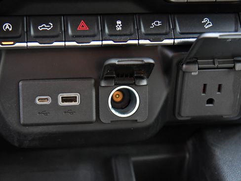 Used 2020 GMC Sierra 1500 AT4 w/ AT4 Premium Package image 32