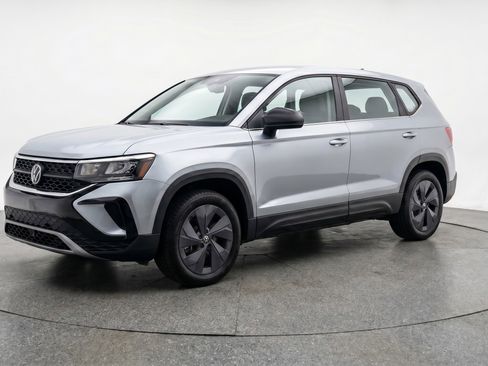 Used 2025 Volkswagen Taos S image 3