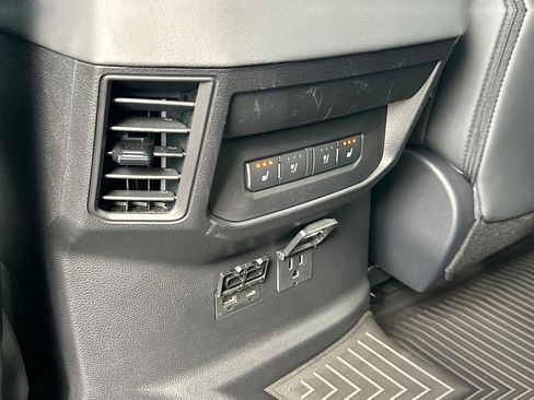 Used 2025 Toyota Tundra Platinum AWD/4WD image 21