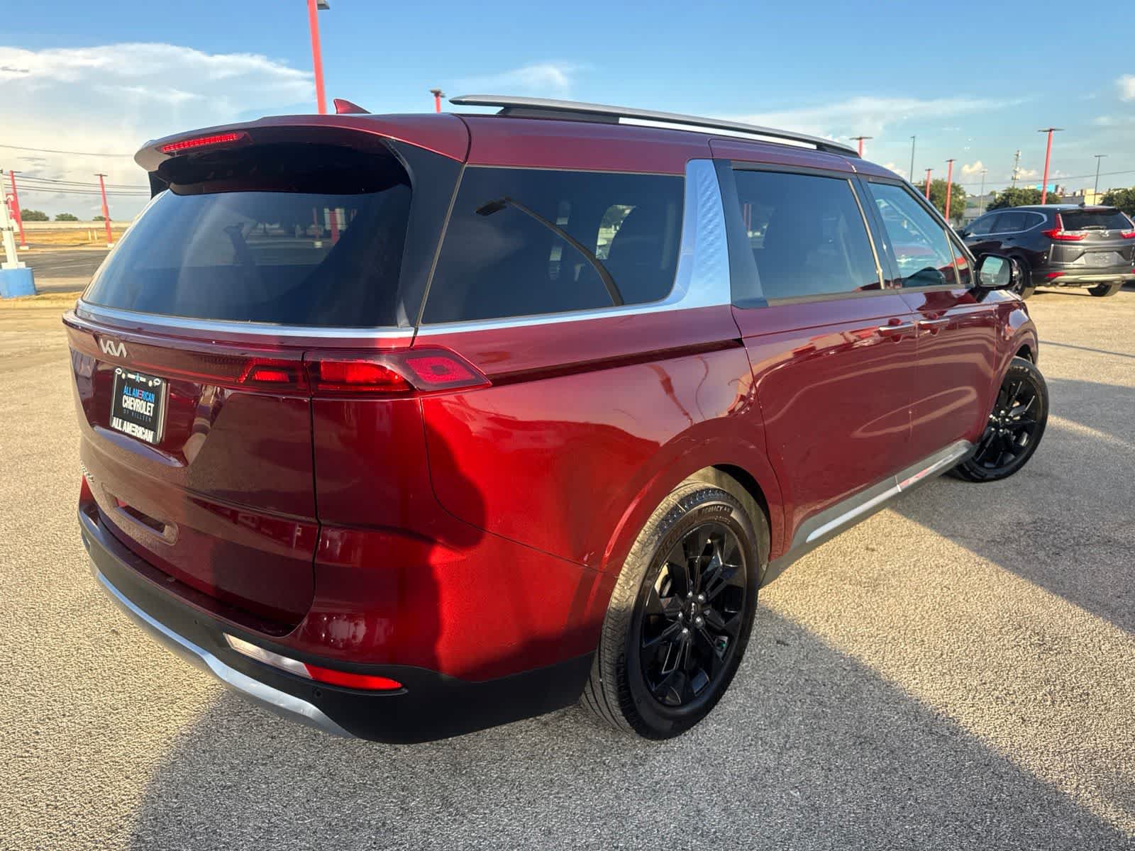Used 2022 Kia Carnival SX FWD image 6