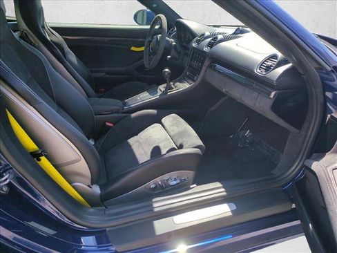 Used 2020 Porsche 718 Cayman GT4 RWD image 18