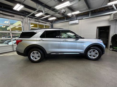 Used 2020 Ford Explorer XLT w/ Class III Trailer Tow Package image 6