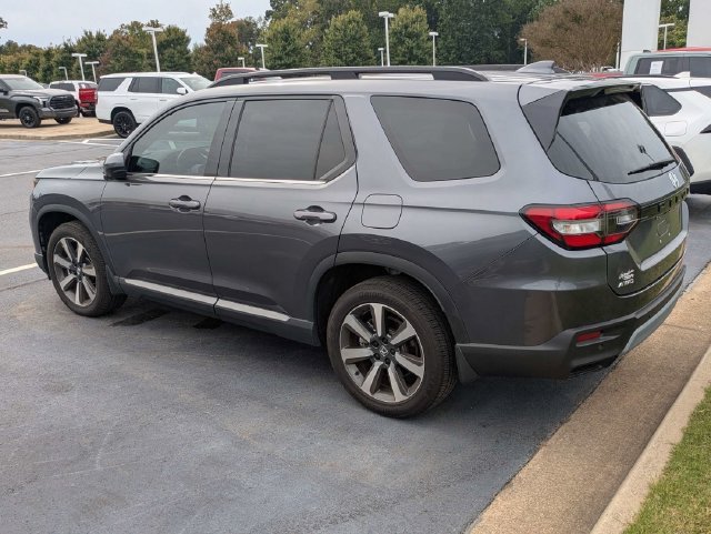 Used 2025 Honda Pilot Elite image 4