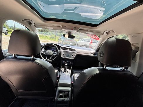 Used 2022 Volkswagen Tiguan SE AWD/4WD image 17