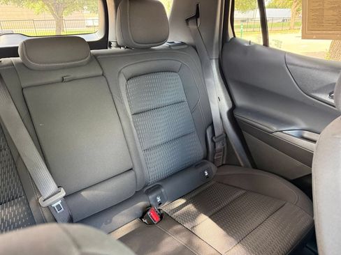 Used 2025 Chevrolet Equinox LT FWD image 38