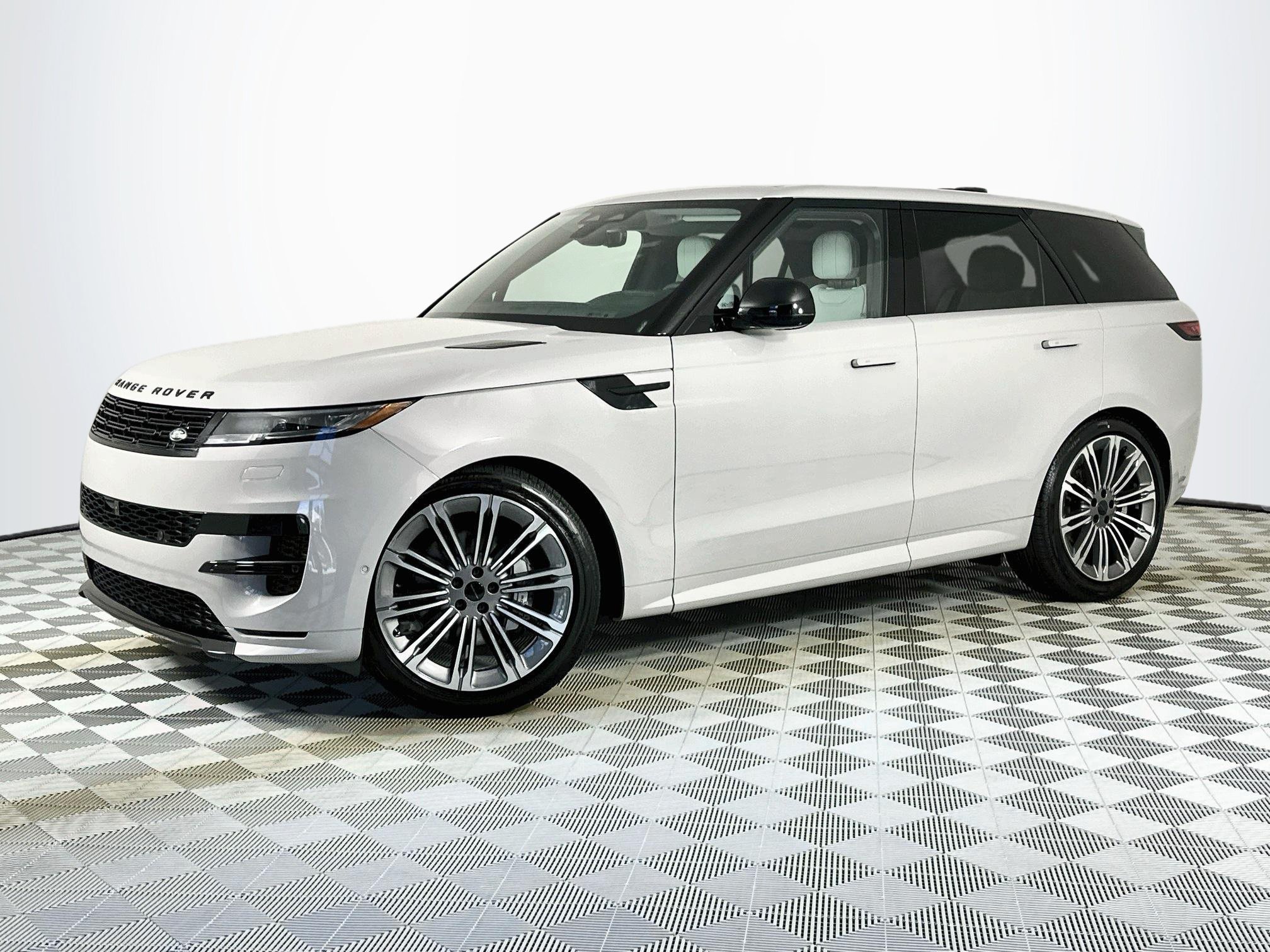 New 2027 Land Rover Range Rover Sport Dynamic SE AWD/4WD image 1