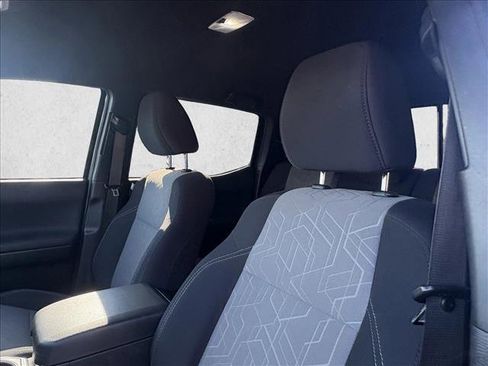 Used 2021 Toyota Tacoma TRD Off-Road image 10