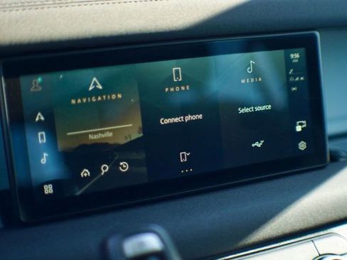 Used 2020 Land Rover Defender 110 SE image 28