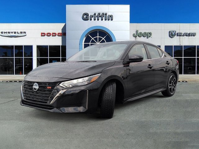 Used 2025 Nissan Sentra SR FWD image 11