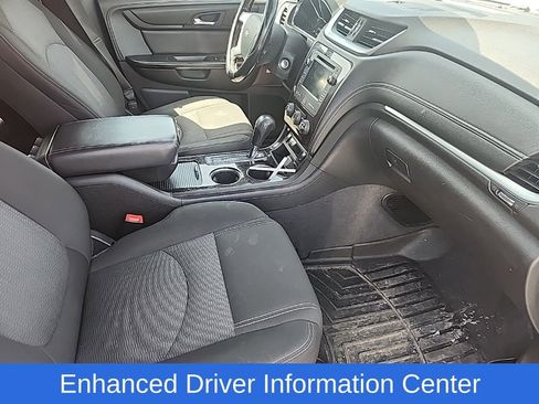 Used 2016 Chevrolet Traverse LT w/ Style and Technology Package image 18