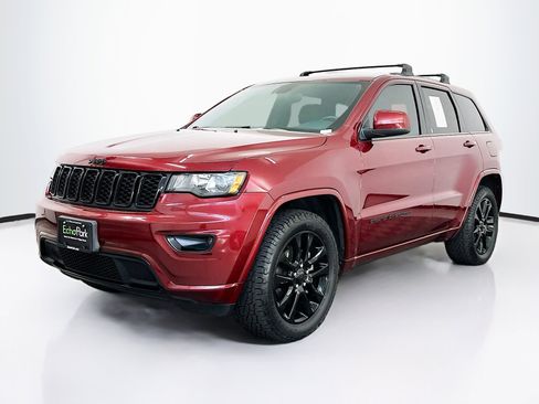 Used 2020 Jeep Grand Cherokee Altitude image 3