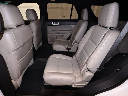 Used 2014 Ford Explorer Limited w/ Equipment Group 301A AWD/4WD image 15
