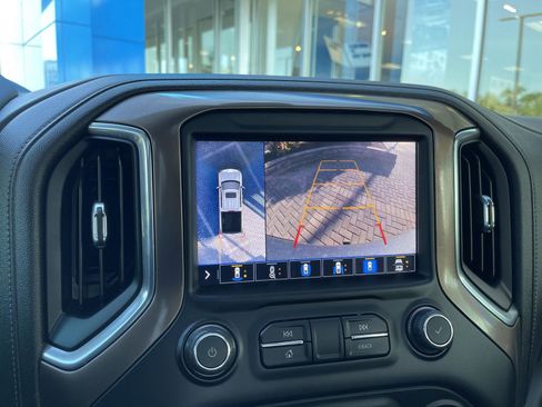 Used 2020 Chevrolet Silverado 1500 High Country w/ Technology Package AWD/4WD image 30