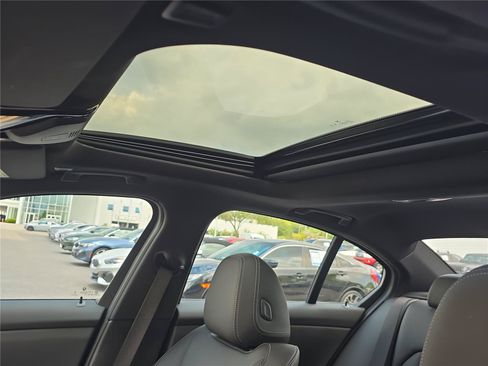Used 2025 BMW M340i RWD image 27