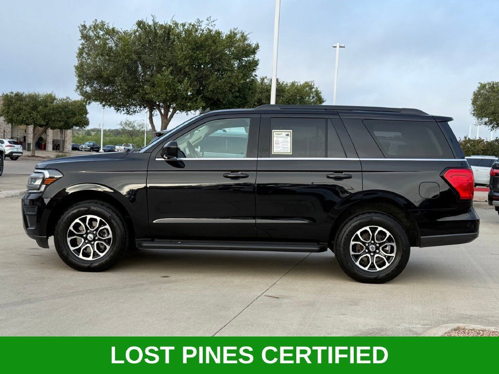 Used 2024 Ford Expedition XLT AWD/4WD image 2