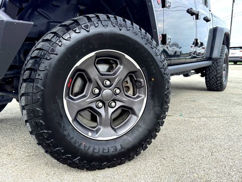 Used 2020 Jeep Gladiator Rubicon AWD/4WD image 2