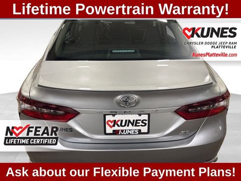 Used 2024 Toyota Camry SE image 9