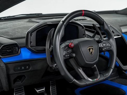 Used 2025 Lamborghini Revuelto AWD/4WD image 12
