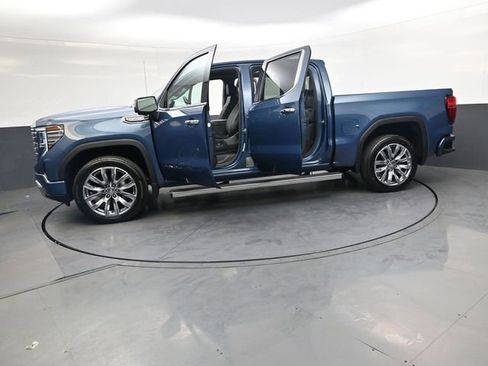 Used 2025 GMC Sierra 1500 Denali w/ Denali Reserve Package AWD/4WD image 42