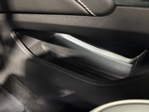 Used 2023 Buick Envision Avenir AWD/4WD image 36