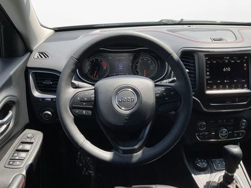 Used 2022 Jeep Cherokee Trailhawk w/ Sound & Nav Group AWD/4WD image 12
