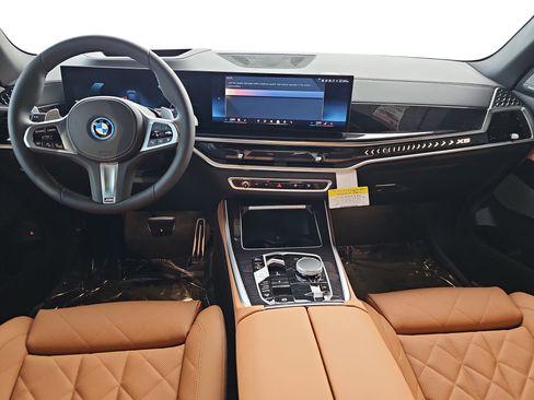 New 2026 BMW X5 xDrive50e w/ M Sport Package image 9