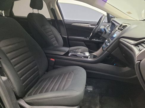 Used 2017 Ford Fusion SE w/ Fusion SE Technology Package FWD image 21