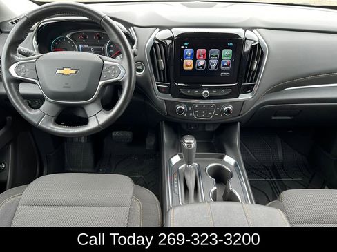 Used 2019 Chevrolet Traverse LT image 3