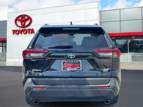 Used 2019 Toyota RAV4 XLE image 5