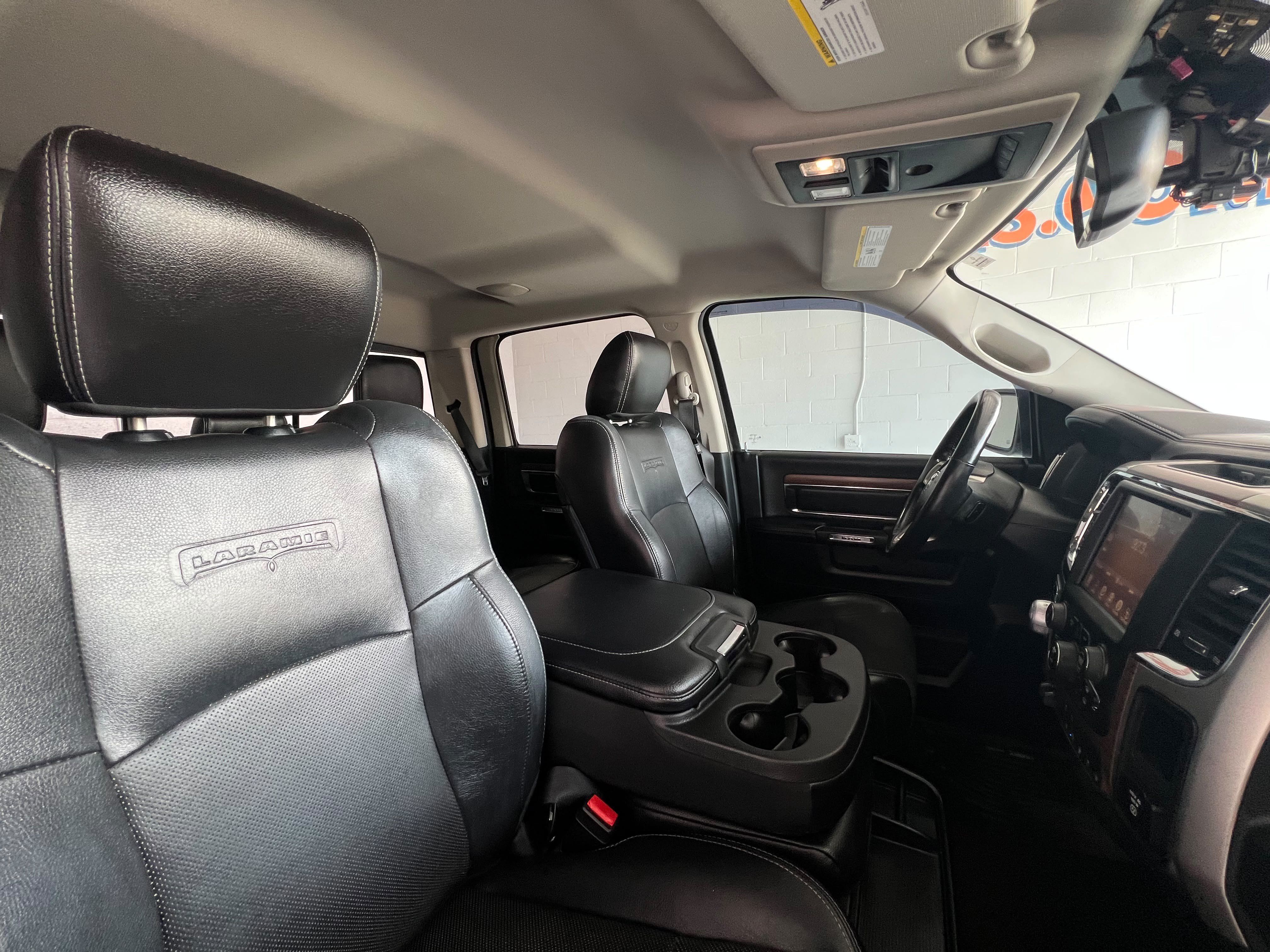 Used 2016 RAM 1500 Laramie w/ Convenience Group AWD/4WD image 28