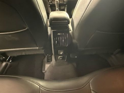 Used 2023 Jeep Compass Latitude AWD/4WD image 21