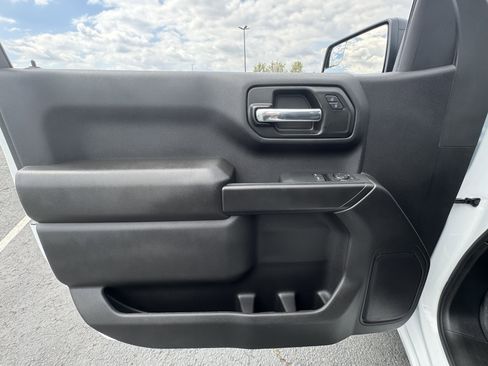 Used 2026 Chevrolet Silverado 1500 W/T image 12