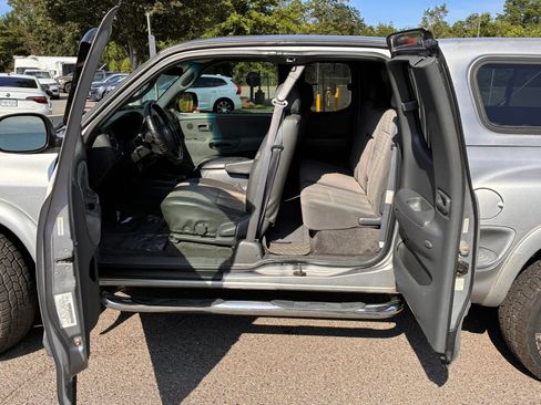 Used 2004 Toyota Tundra SR5 w/ SR5 Extra Value Pkg AWD/4WD image 19