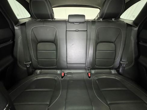 Used 2019 Jaguar F-PACE R-Sport image 7