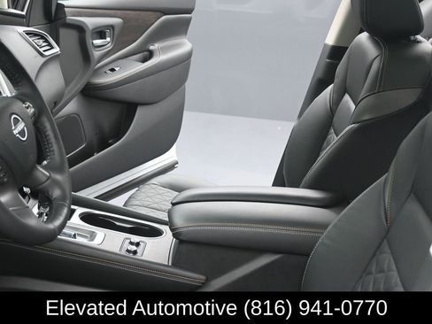 Used 2024 Nissan Murano Platinum w/ Cargo Package AWD/4WD image 19