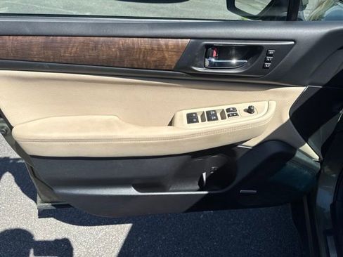 Used 2016 Subaru Outback 3.6R Limited AWD/4WD image 9