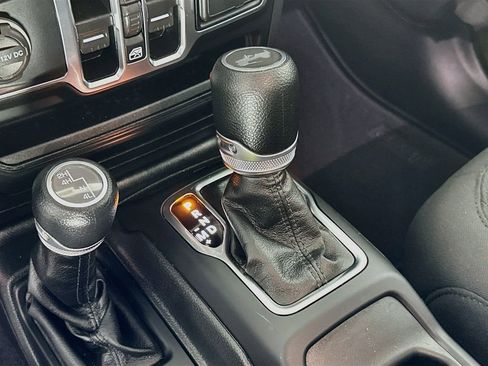 Used 2022 Jeep Wrangler Unlimited Sport AWD/4WD image 15